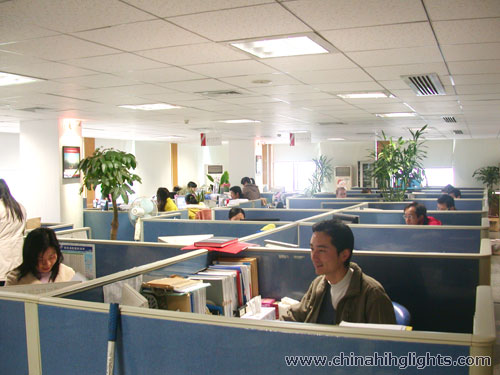 China Highlights Staff at Working Time